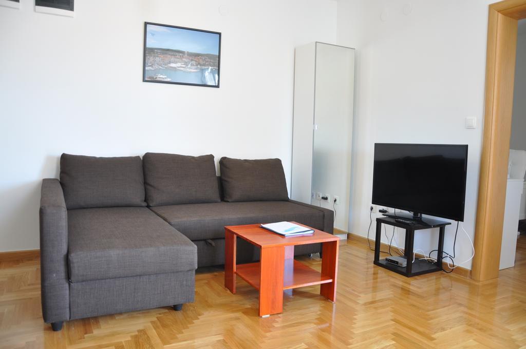 Jelena Apartments Bol Exterior foto