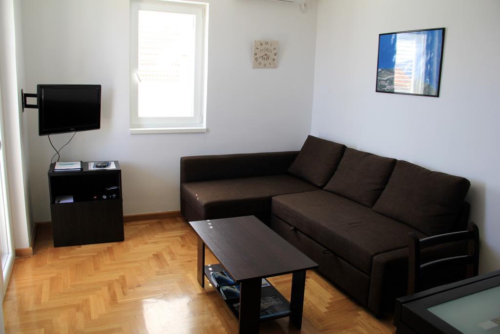 Jelena Apartments Bol Exterior foto